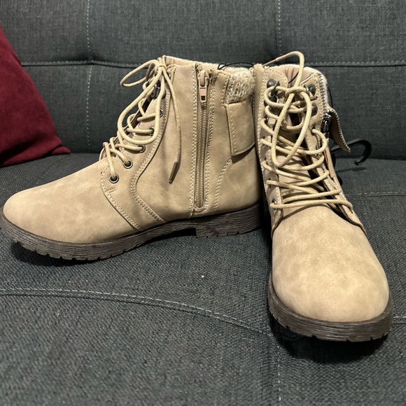 Fashion Hiking Boot - Picture 3 of 7